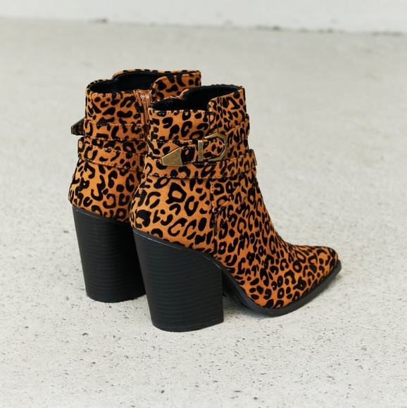Leopard Print Heeled Booties - Picture 4 of 8